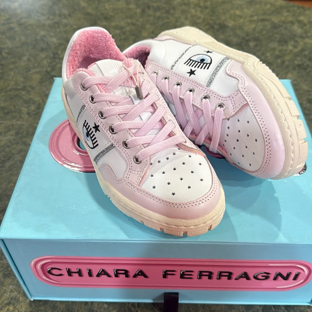 Brand new Chiara Ferragni sneakers shoes white with light pink size 36 or US 5.5